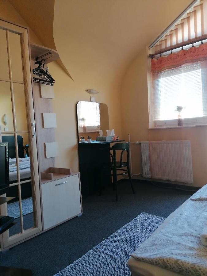 Bianco Apartment Sopron Exterior foto